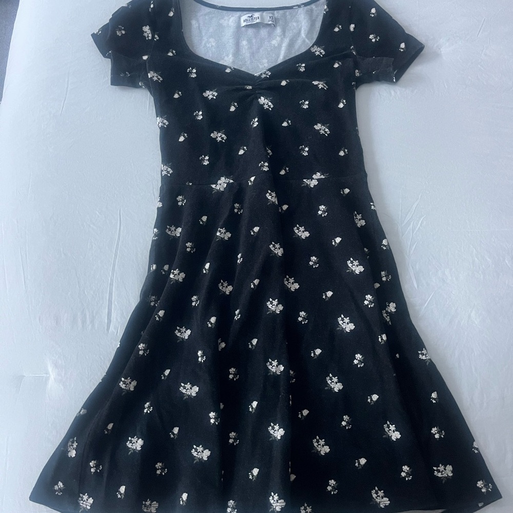 Hollister Black and White Floral Dress